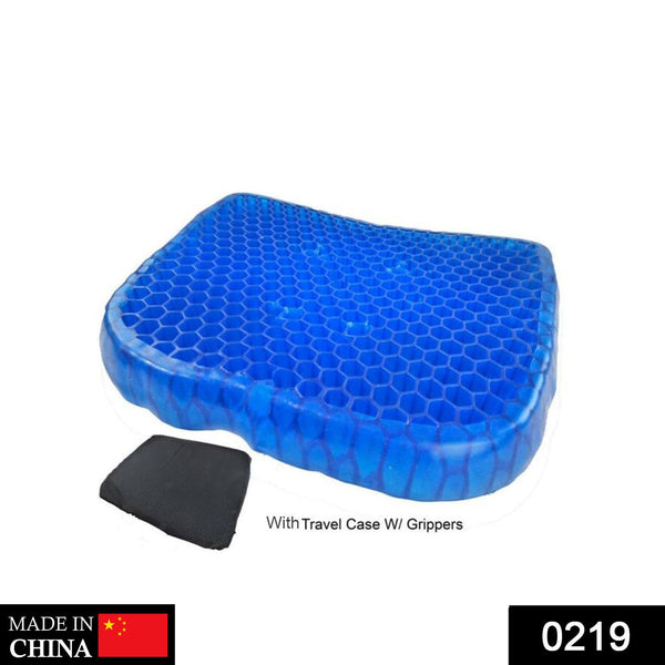 gel seat cushion showing flexibility.